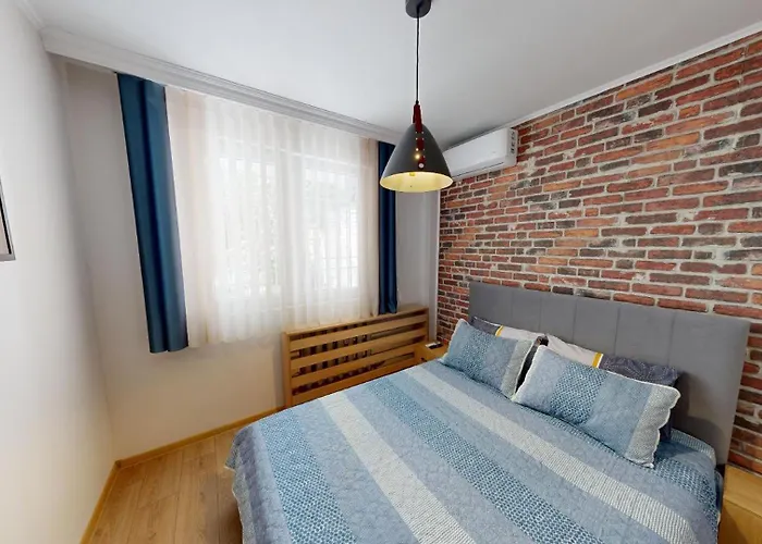 в център 5 Corners