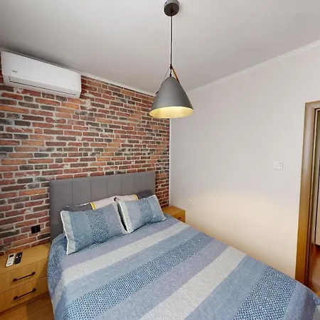 в център 5 Corners Apartment Sofia