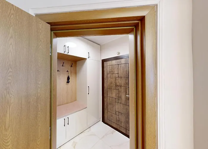 в център 5 Corners