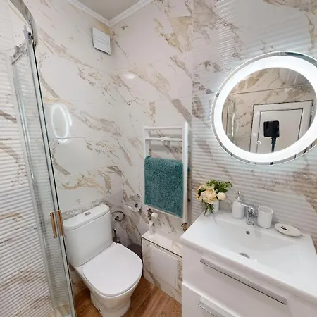 в център 5 Corners